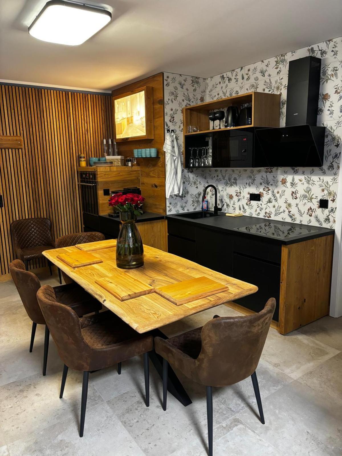 Huebner Apartments Ерфурт Екстериор снимка