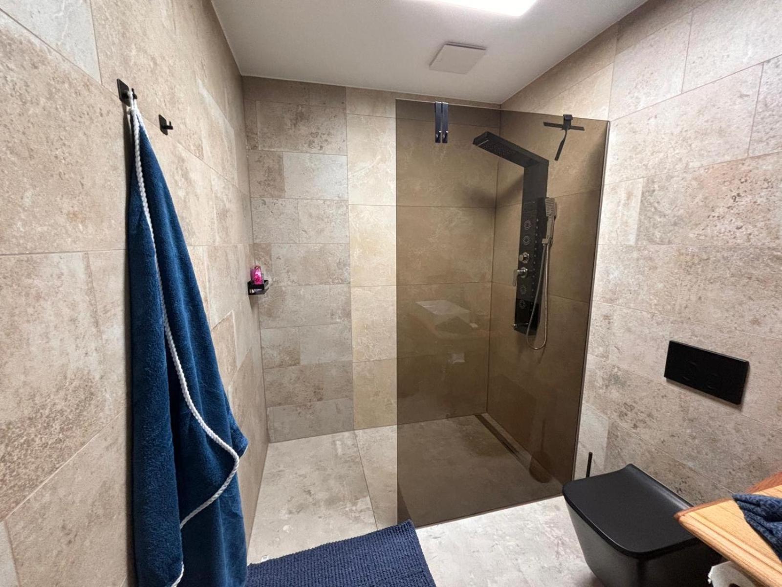 Huebner Apartments Ерфурт Екстериор снимка